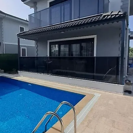 окай Villa